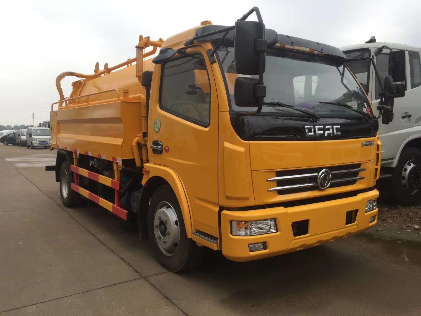 東風大多利卡清洗吸污車（分體）