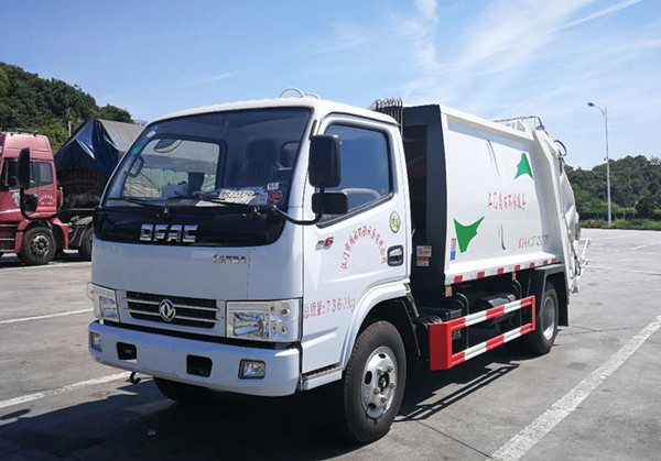東風小多利卡壓縮垃圾車
