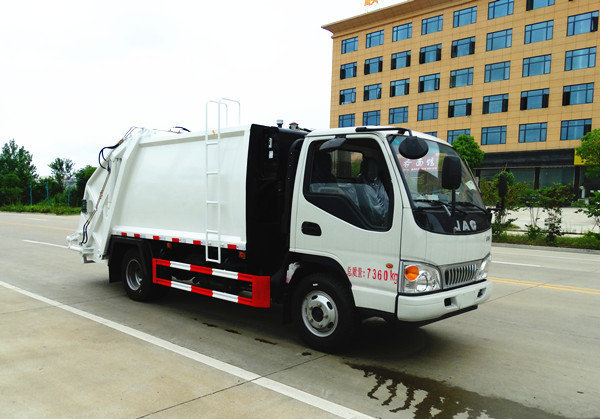 東風12方D9壓縮垃圾車