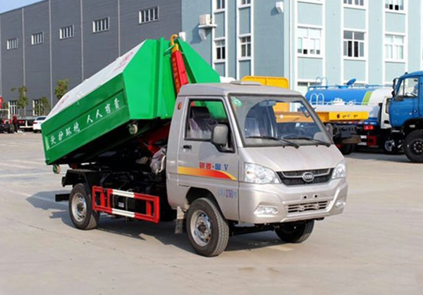 凱馬勾臂垃圾車
