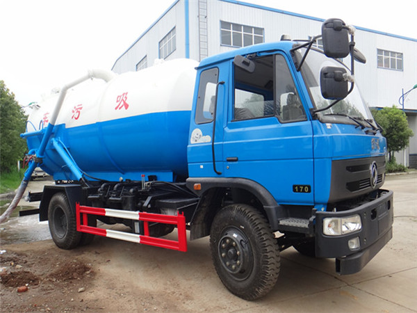 東風145吸污車