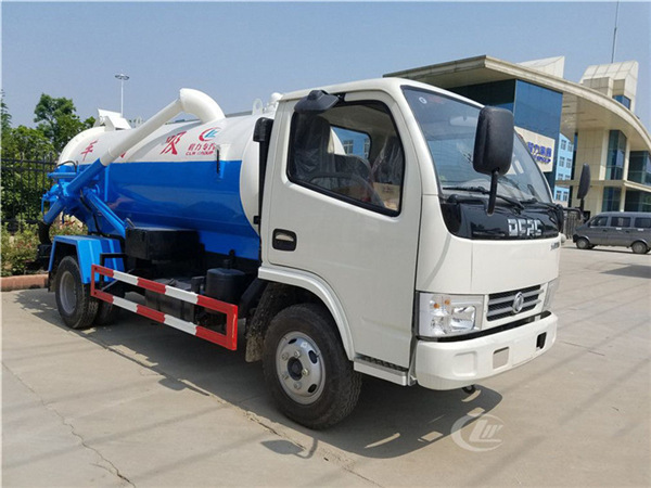 東風小多利卡吸污車