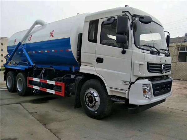 東風專底雙橋吸污車