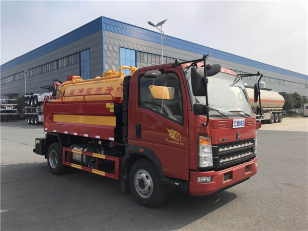 重汽豪沃清洗吸污車